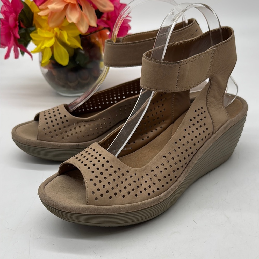 Clarks Collection Women's Brown Wedge Sandals Sixe 9 MCS9329Q